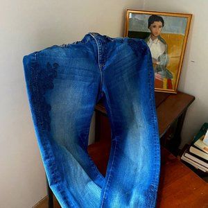 Jeans with embroidery